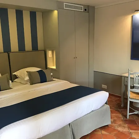 Otel La Bastide Du Port - De Charme 4*